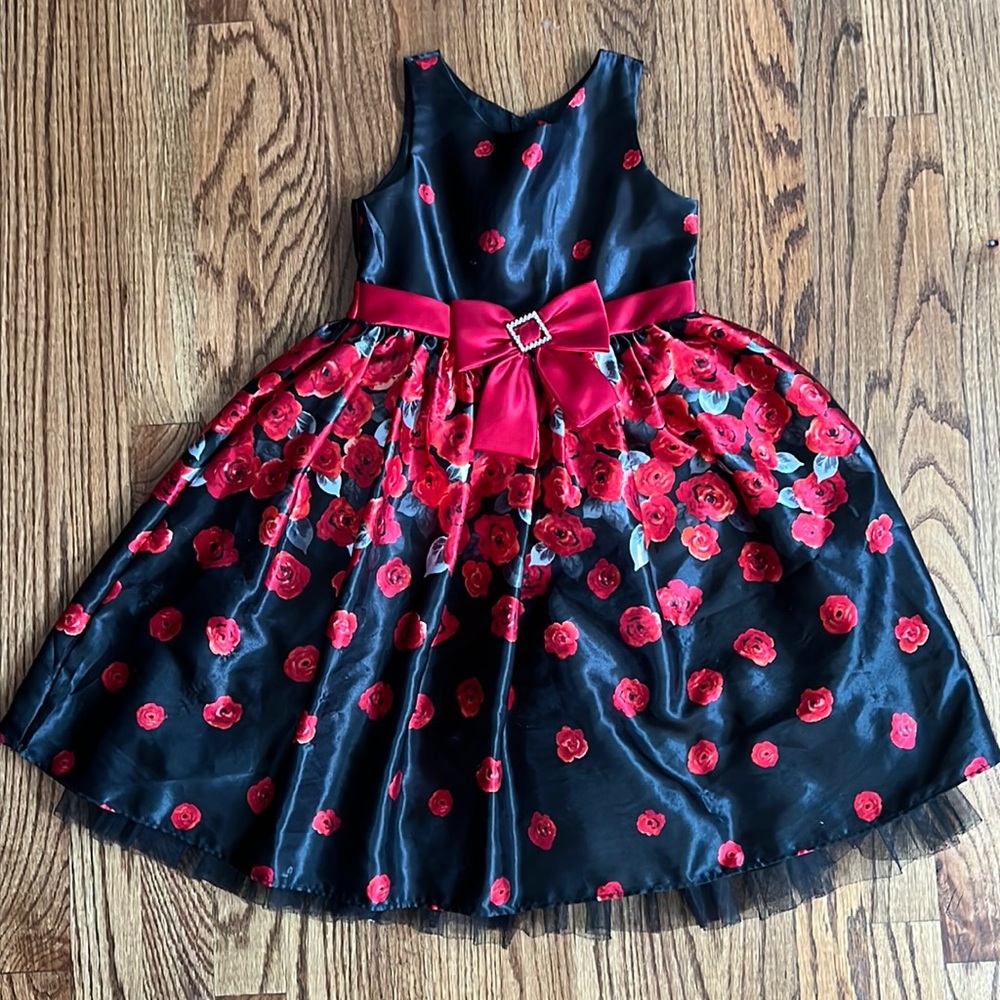 Youngland black and red floral print dress size 6